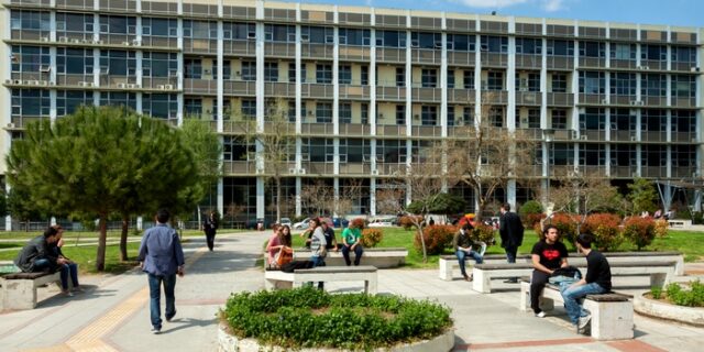 Κάτι ψήνεται: Αμερικανική απόβαση στην Ελλάδα για ντολμαδάκια