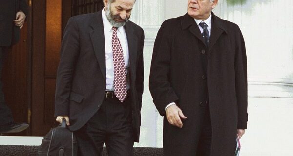 Εξοπλιστικά: Ένοχοι οι Σμπώκος, Κάντας και Λεονταρίτης για τις μίζες