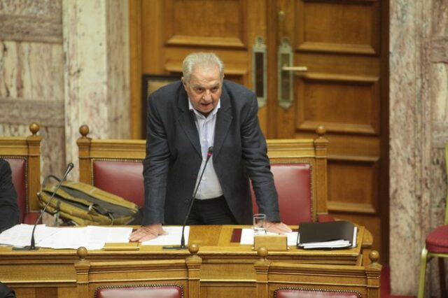 ‘Δεν θα τρυπήσουμε βάρκες’, για να αντιμετωπιστεί το προσφυγικό δηλώνει ο Φλαμπουράρης