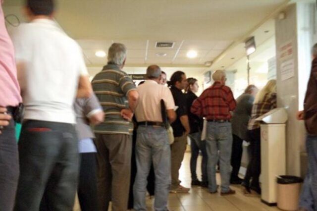 Κίνδυνος για κατασχέσεις μισθών, συντάξεων και καταθέσεων άνω των 1.000 ευρώ