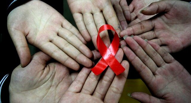 Μπασκόζος: Η φτώχεια έχει φέρει αύξηση των κρουσμάτων HIV