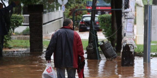Καταστροφική κακοκαιρία στην Αττική. Πάνω από 4.000 κλήσεις σε Πυροσβεστική και Άμεση Δράση