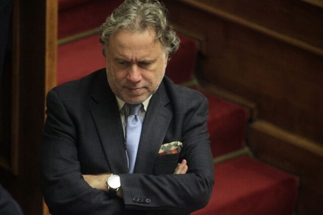 Βίντεο: Προπηλακισμός Κατρούγκαλου από μέλη του ΠΑΜΕ στο Εργατικό Κέντρο Καλαμάτας