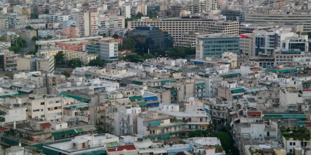 Η κυβέρνηση σχεδιάζει να αντικαταστήσει τον ΕΝΦΙΑ από το 2016