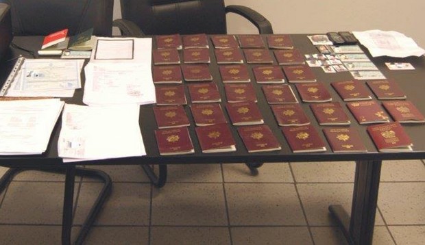 Στα χέρια της ΕΛ.ΑΣ. μέλος Διεθνούς Κυκλώματος διακίνησης πλαστογραφημένων διαβατηρίων