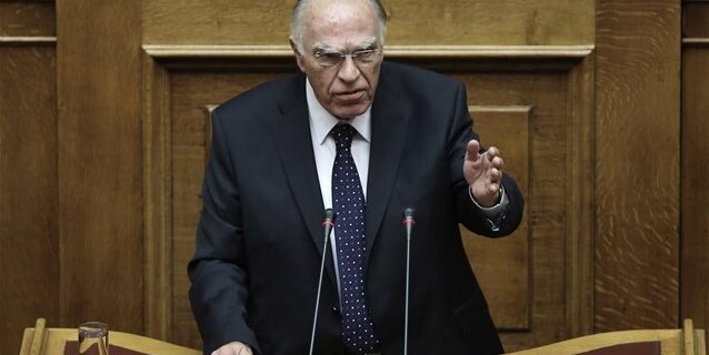 Λεβέντης: η Αριστερά έγινε Δεξιά και η Δεξιά αριστερίζει