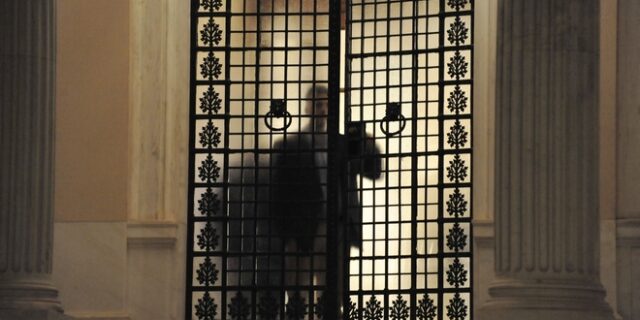 Μαξίμου: Ο πρωθυπουργός δεσμεύτηκε να μη χαριστεί σε κανέναν και δεν χαρίζεται σε κανέναν