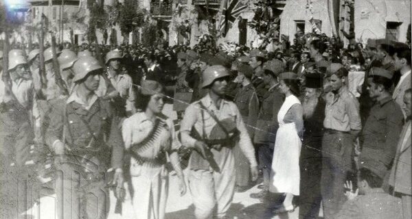 Μηχανή του Χρόνου: Γιατί ο ΕΛΑΣ δεν κατέλαβε την Αθήνα τον Οκτώβριο του 1944 μετά την αποχώρηση των Γερμανών;