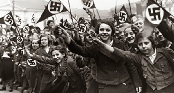 Μηχανή του Χρόνου: Οι δασκάλες των Ναζί. Κατέδιδαν μαθητές του δημοτικού για αναπηρία