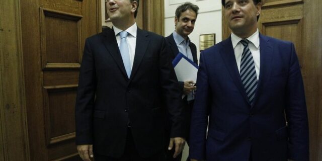 ΝΔ: Επιχείρηση εκτόνωσης της έντασης, παραμένει η καχυποψία μεταξύ των διεκδικητών της προεδρίας