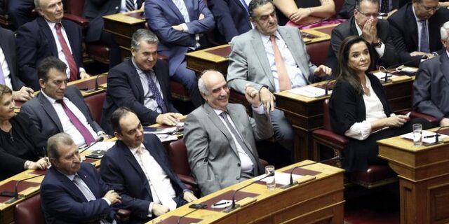 ΝΔ: Οι εκκλήσεις για ενότητα και ο υπόγειος γαλάζιος πόλεμος