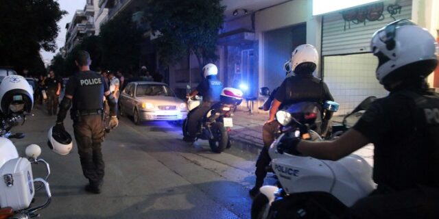 Μπαράζ ελέγχων σε Αθήνα και Θεσσαλονίκη για την ανασφάλιστη εργασία