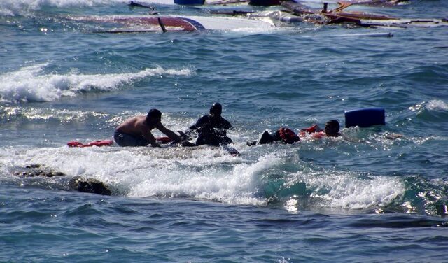 Ναυάγιο με θύμα μια γυναίκα έξω από το λιμάνι της Μυτιλήνης. Ο ‘Ταξιάρχης’ διέσωσε 41 πρόσφυγες