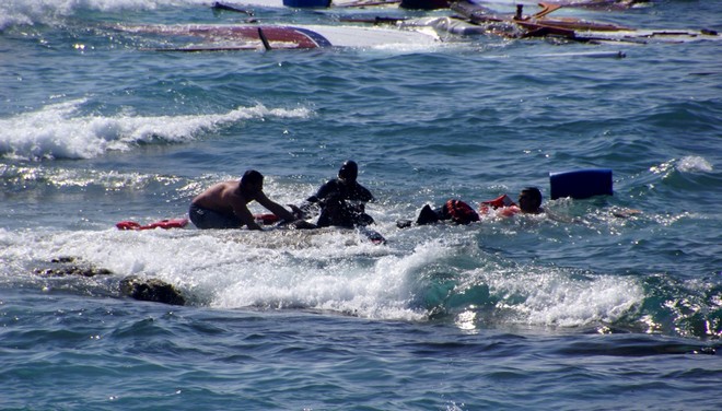 Ναυάγιο με θύμα μια γυναίκα έξω από το λιμάνι της Μυτιλήνης. Ο ‘Ταξιάρχης’ διέσωσε 41 πρόσφυγες