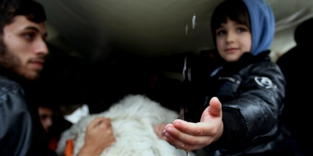 Οι κακές καιρικές συνθήκες έχουν μειώσει την εισροή προσφύγων