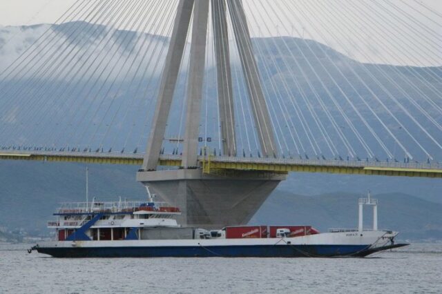 Κακοκαιρία και δυνατοί άνεμοι σε όλη τη χώρα. Κλειστές οι πορθμειακές γραμμές από την Καβάλα ως την Αττική