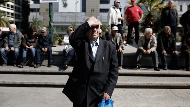 Υπεγράφη η αύξηση στα όρια ηλικίας συνταξιοδότησης έως 17 έτη