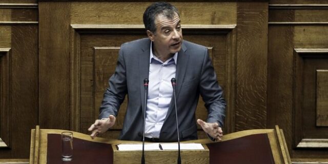Θεοδωράκης: Ισοδύναμα δεν βρέθηκαν για το ΦΠΑ 23% στην εκπαίδευση και έληξε η παράταση
