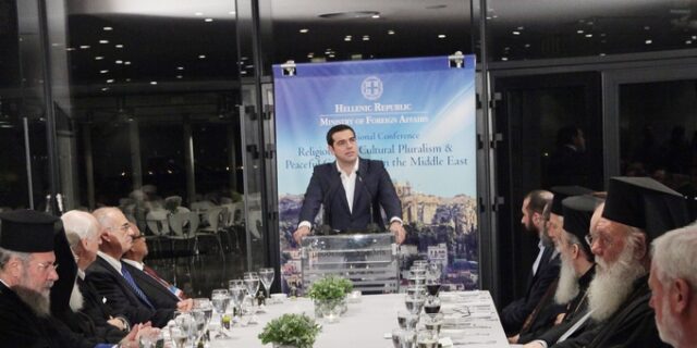 Τσίπρας: Υποχρεωμένοι να φροντίσουμε τους πρόσφυγες. Η θρησκεία και ο πολιτισμός είναι γέφυρες επικοινωνίας