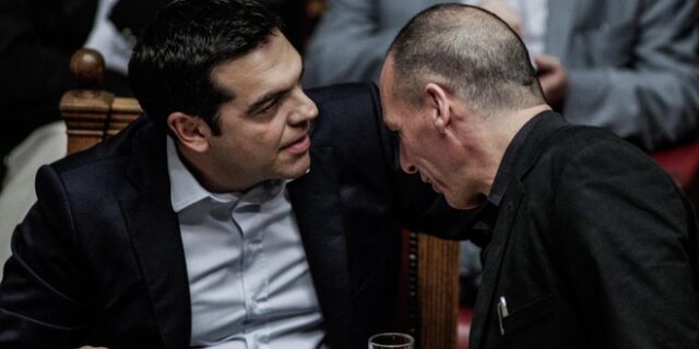 Βαρουφάκης για δημοψήφισμα: ‘Ο Τσίπρας μου είπε ότι ήρθε η ώρα να παραδοθούμε’