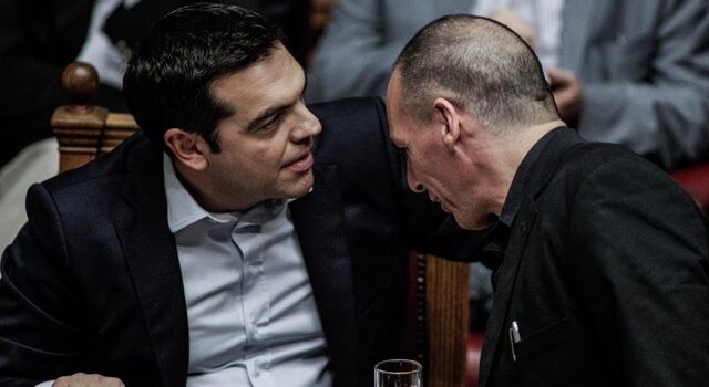 Βαρουφάκης για δημοψήφισμα: ‘Ο Τσίπρας μου είπε ότι ήρθε η ώρα να παραδοθούμε’