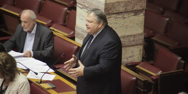 Μύδροι Βενιζέλου κατά του νομοσχεδίου για τα ΜΜΕ