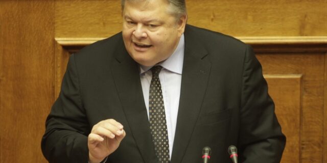 Βενιζέλος: Επικίνδυνη η σύνδεση του προσφυγικού με το Μνημόνιο και την εξωτερική πολιτική