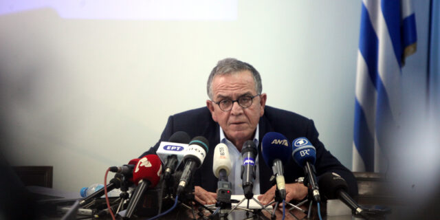 Μουζάλας: Οποιαδήποτε χερσαία επέμβαση θα αυξήσει τους πρόσφυγες