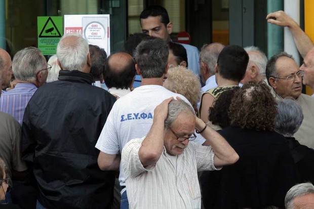 H πρόταση Κατρούγκαλου για τις συντάξεις. Τι προβλέπει για ΕΚΑΣ και επικουρικές