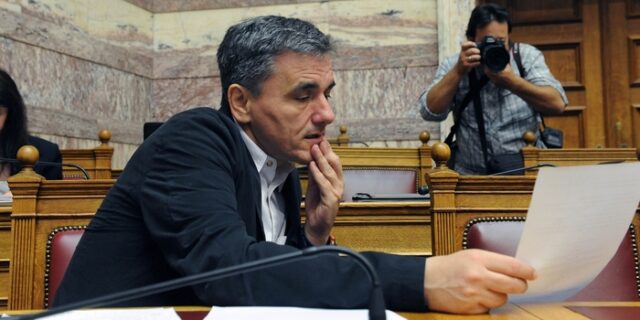 Στην πρώτη γραμμή το χρέος. Συγκροτείται επιτροπή για την ελάφρυνσή του