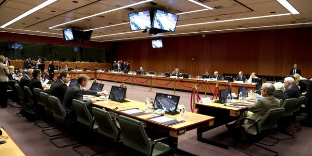 Eurogroup: Πέρασε τον ‘σκόπελο’ η Ελλάδα. Εγκρίθηκε η εκταμίευση των 2 δις