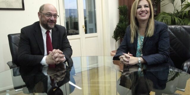 Σοσιαλιστικό φλερτ για έναν γάμο… α λα ελληνικά