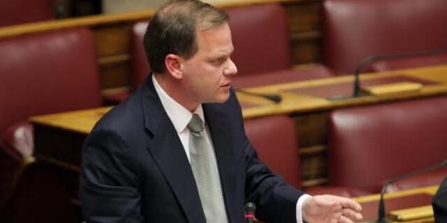 Καραμανλής: Η ΝΔ να σκεφτεί το ενδεχόμενο κατάθεσης πρότασης μομφής κατά Φίλη