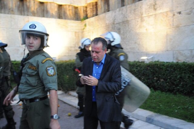Αντιπαράθεση ΣΥΡΙΖΑ- ΝΔ για την ακροδεξιά. Η Συγγρού μαζεύει τα περί ηθικής αυτουργίας Φίλη