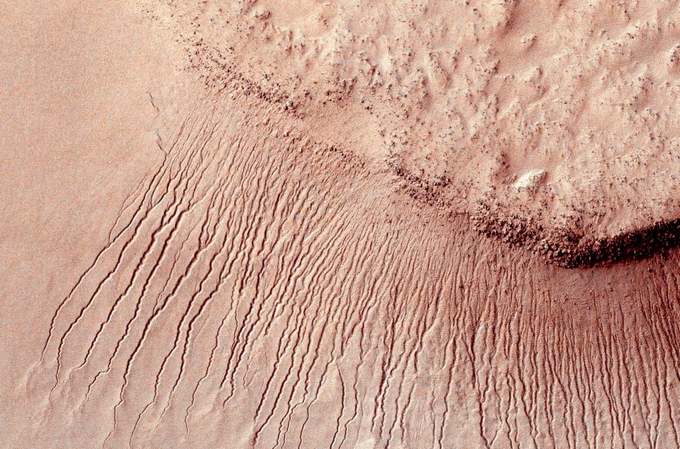 NASA: Ο ήλιος έκαψε την ατμόσφαιρα του Άρη