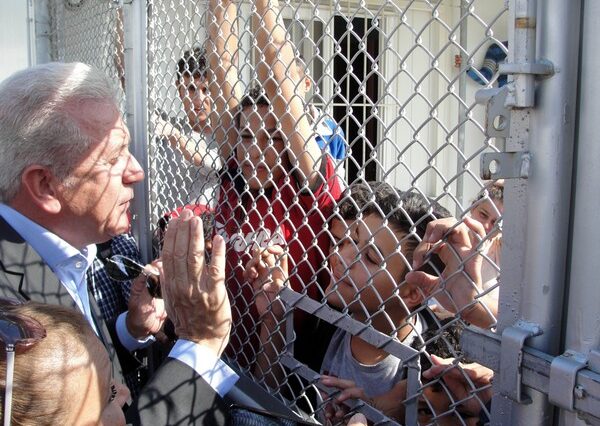 Την Τετάρτη η πρώτη μετεγκατάσταση προσφύγων από την Ελλάδα