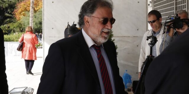 Πανούσης: Το πολιτικό σύστημα δεν μπόρεσε να κάψει τα καρκινώματα του