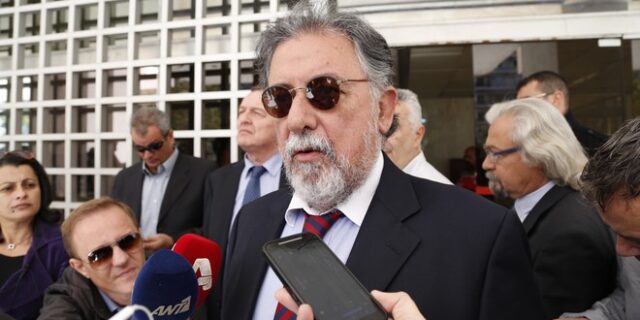 Ο Γιάννης Πανούσης είναι ο “τρελός του χωριού”;