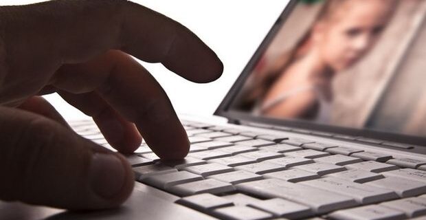 Παιδόφιλος προσπαθούσε να πείσει 14χρονη να του στείλει φωτογραφίες