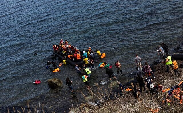 Νέα τραγωδία: Πνίγηκε 3χρονο προσφυγόπουλο όταν ο διακινητής το πέταξε στη θάλασσα