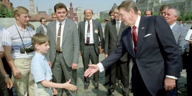 Μία εικόνα 1000 λέξεις: Όταν ο πράκτορας Πούτιν έκανε τον ‘τουρίστα’