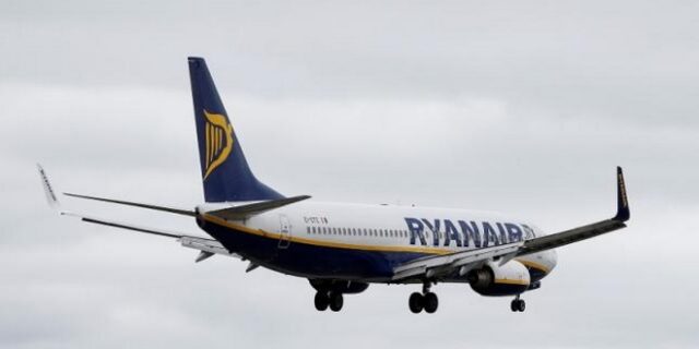 Ryanair: Με μια νέα βάση στην Ελλάδα. Βλέπει να έρχονται φθηνά εισιτήρια