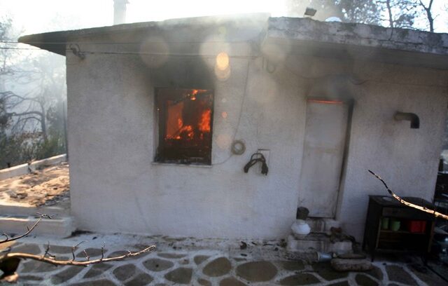 Πρώτα έκλεψε και μετά έκαψε το σπίτι της πεθεράς του ολοσχερώς!