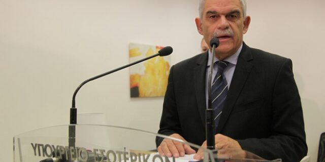 Ο Τόσκας καρατομεί τον αδιάφθορο Σταυρόπουλο!