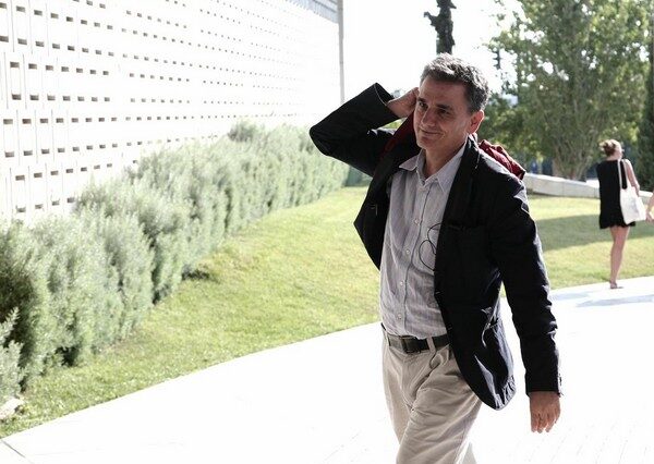 Προϋπολογισμός υψηλού χρέους και εισπρακτικών μέτρων