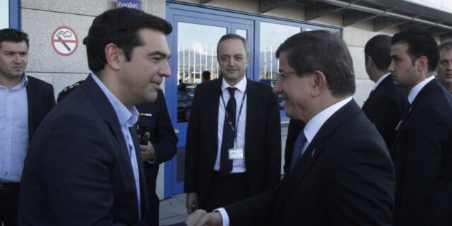 Στην Άγκυρα ο Τσίπρας – Η λύση του προσφυγικού στα χέρια της Τουρκίας