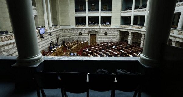 Κορυφώνεται στην Ολομέλεια της Βουλής η συζήτηση για τον προϋπολογισμό