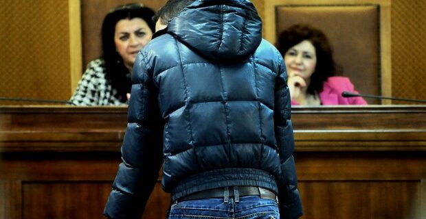 Δίκη Χρυσής Αυγής. Αστυνομικός: Ο Φύσσας έμεινε όρθιος για ένα λεπτό και έλεγε ‘οχι ρε π…… με μαχαίρωσε’
