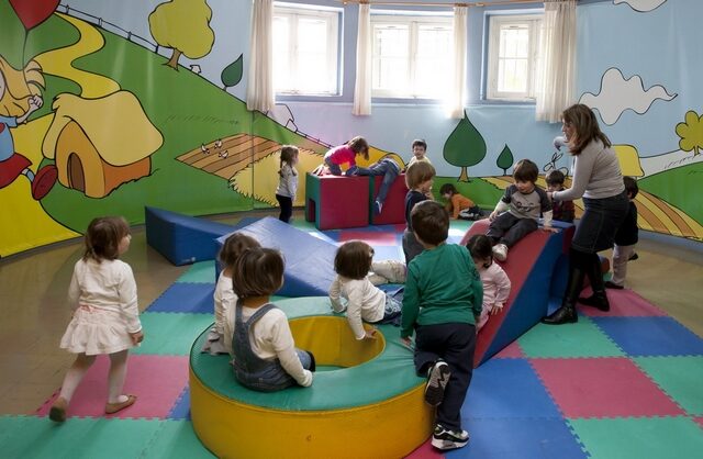 Έρχονται προσλήψεις στους παιδικούς σταθμούς των δήμων. Όλα όσα πρέπει να γνωρίζετε