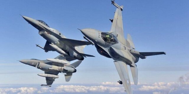 Μπαράζ υπερπτήσεων από τουρκικά F-16 σε τέσσερα νησιά στο Αιγαίο